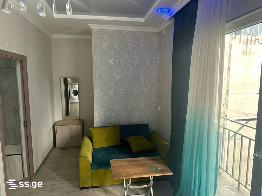 2-комнатная квартира 45 кв.м , $300