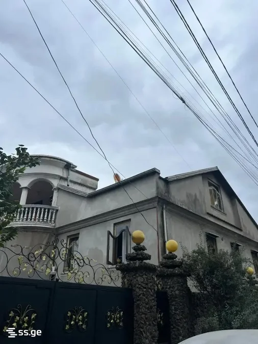 Дом с 10+ комнатами в районе Кахабри