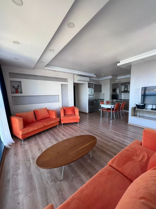 3-комнатная квартира в Porta Tower, 2 спальни, $2000