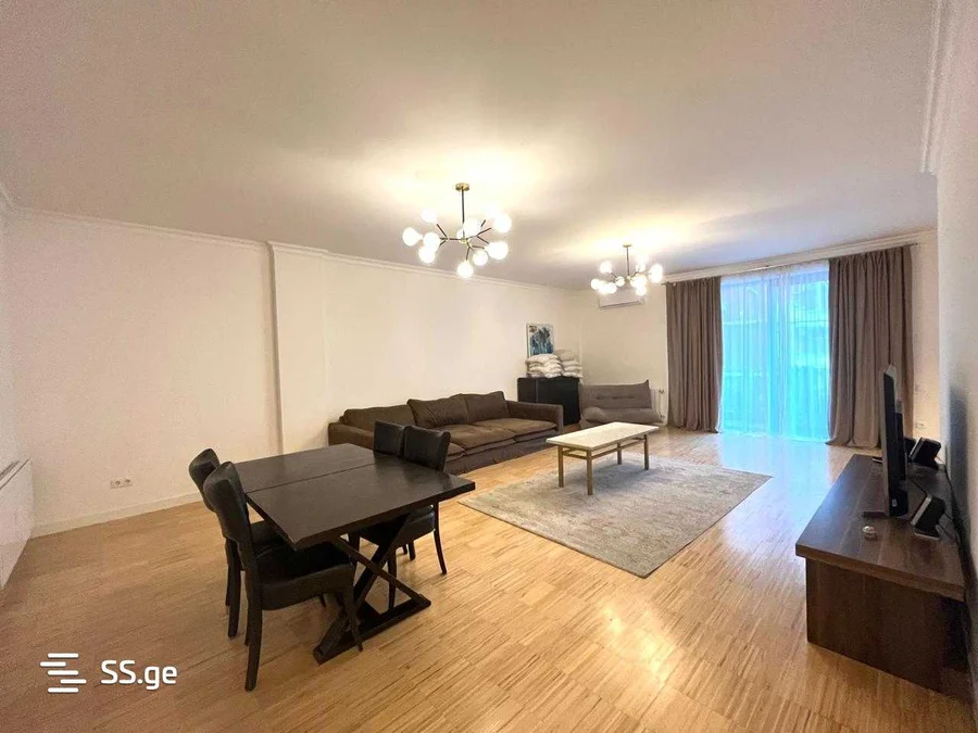 4 room Flat For Rent. Vera