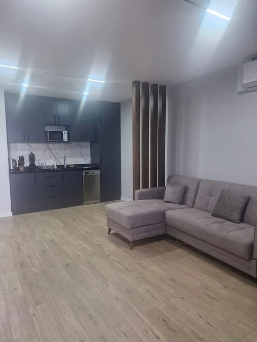 1+1 на ტბელ აბუსერიძის ქ. 13 Khimshiashvili District