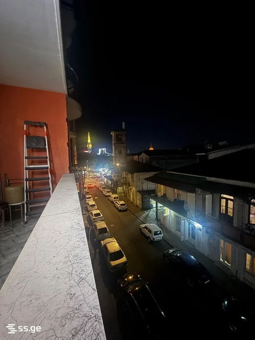 4-комнатная квартира, 65 м², 3 этаж, $600