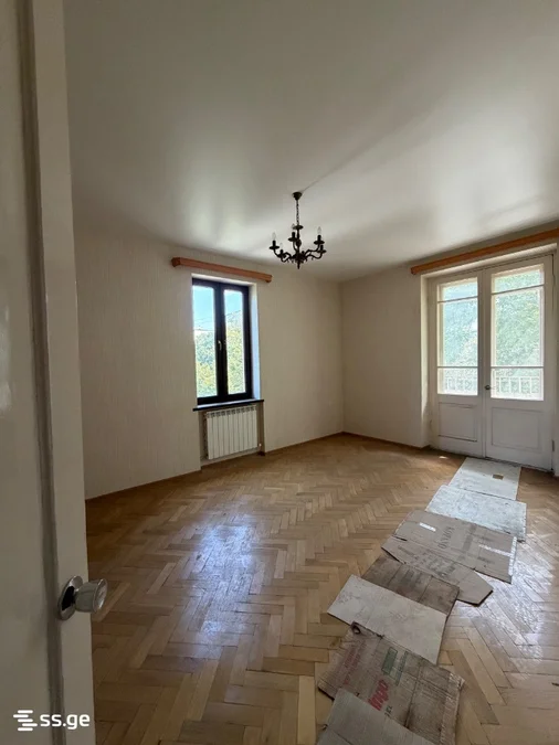Паркинг на Pekini Ave 8 Saburtalo