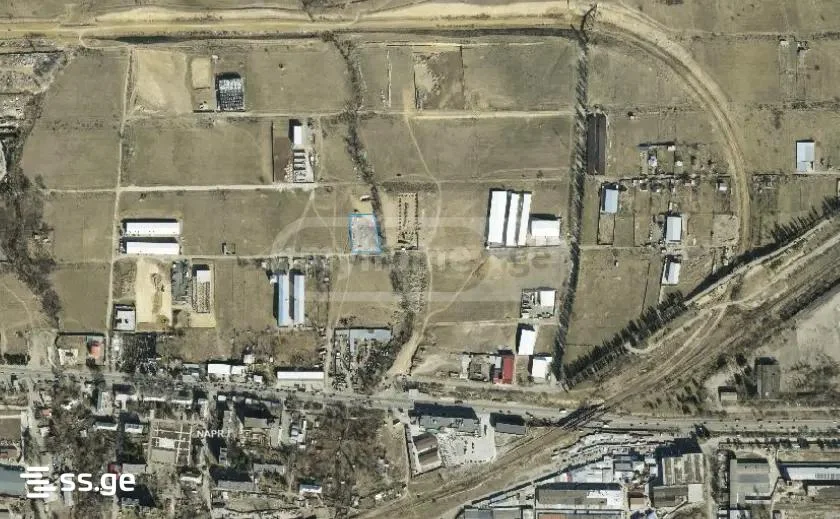Земельный участок в Лило, под коммерцию или производство