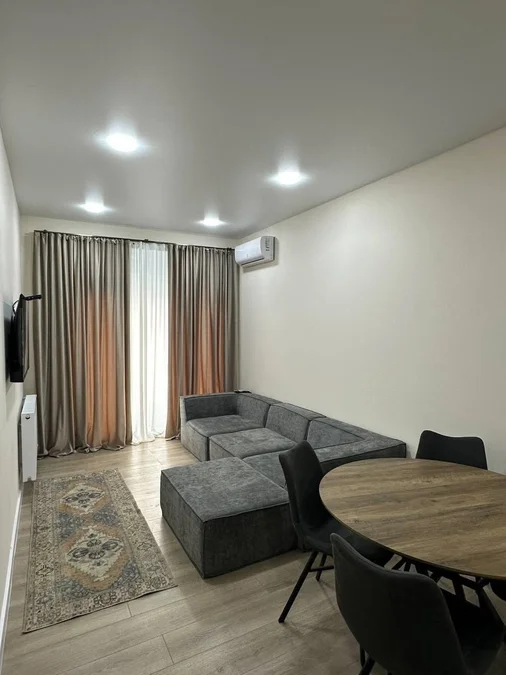 1+1 на улице Згвисипри, $700
