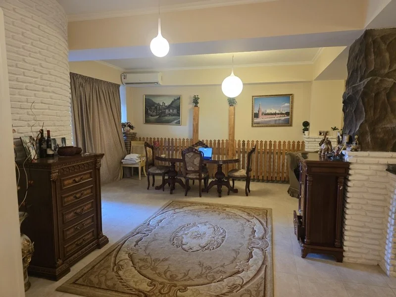 Илия Чавчавадзе 2-й тупик, 5: 3-комнатная, 100.0 м²