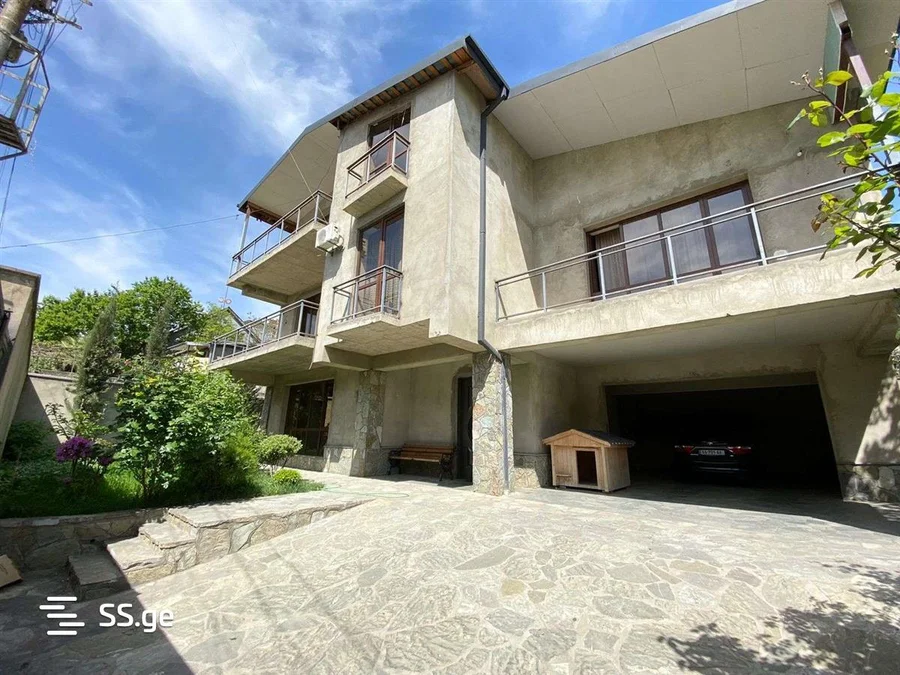 8 room Private House for sale. Ortachala