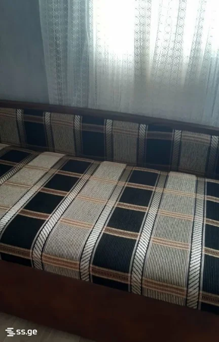 2 room Flat For Rent. Mesame masivi