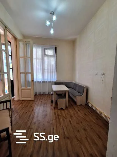4 room Flat For Rent. Vake