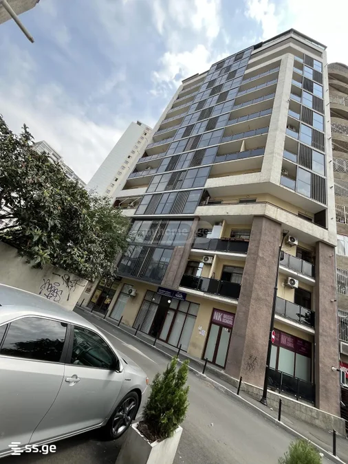 Паркинг на m. aleksidze st. Saburtalo