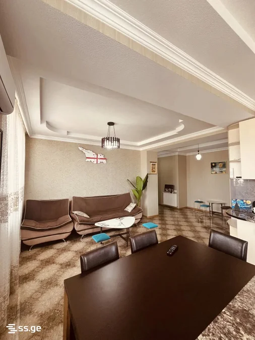 4-комнатная квартира на Агмашенебели, $950