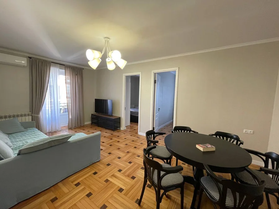 Квартиру 2+1 в Старом городе у парка 6 Мая, $800