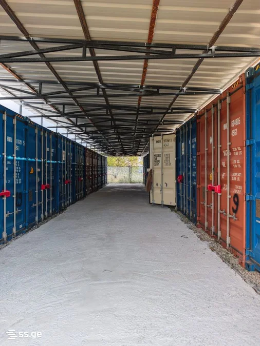 Store-Industrial property For Rent. Lilo