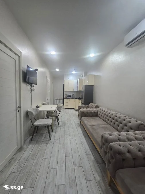 3-комнатная квартира, 60 м², $600