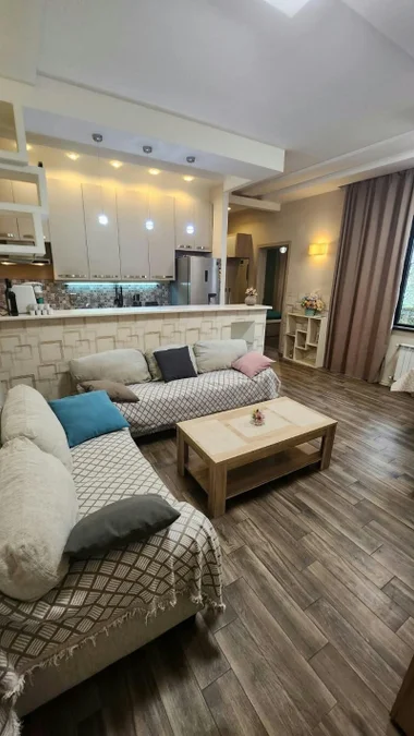 Рапиел Агладзе ул.: 2-комн., 56.49 м²