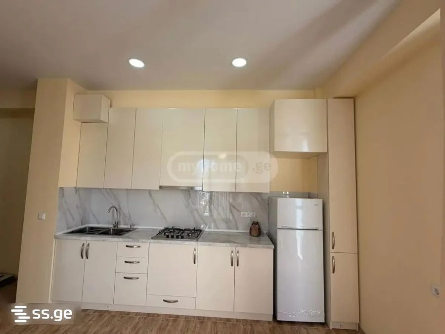 2-комн. квартира, 50 м², $385