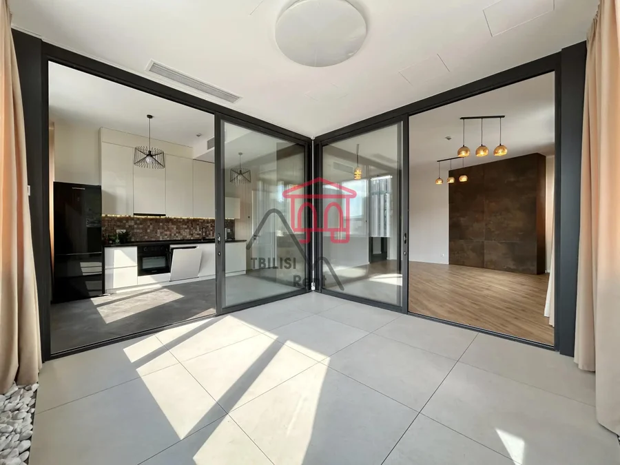 4-комнатная квартира в Axis Towers, $4000