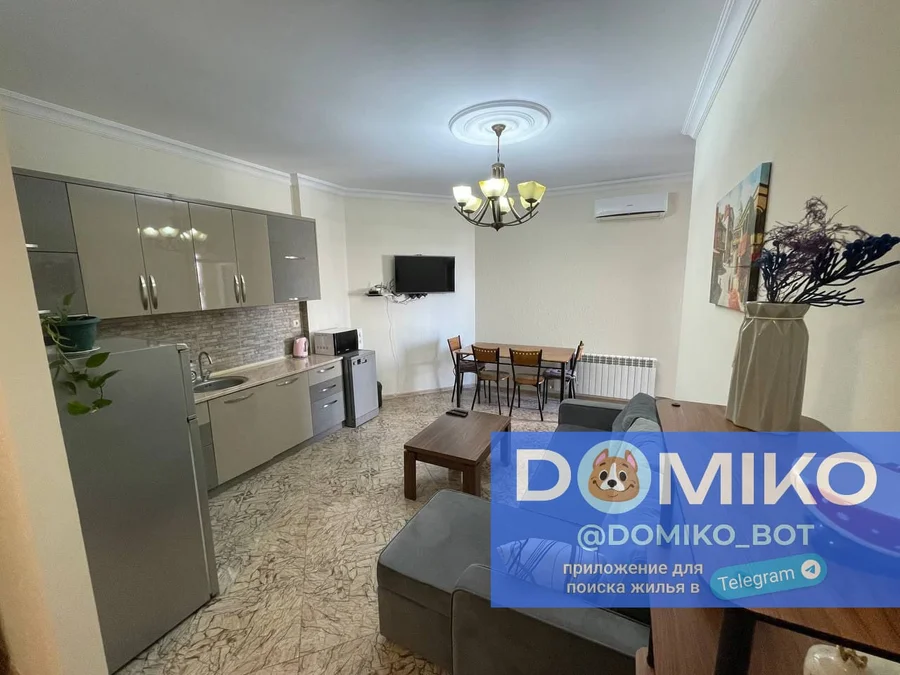 3-комнатная квартира, 65 м², $800