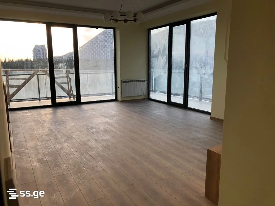 4 room Flat For Sale. Bagebi
