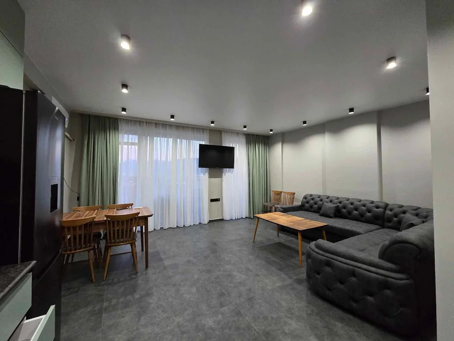 1+1, 70 м², ул. Реджеба Ниджарадзе, $700