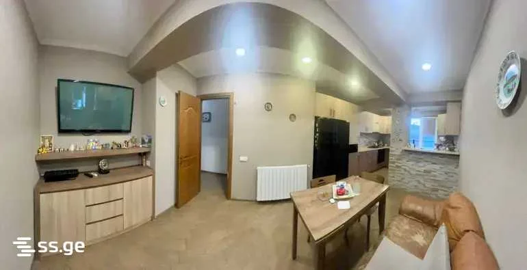 4-комнатная квартира в Тбилиси