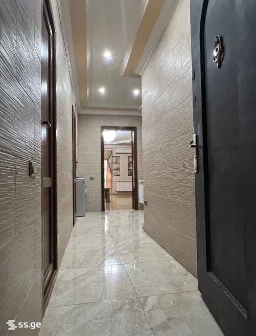 3-комнатная квартира, 75 м², Старый Батуми