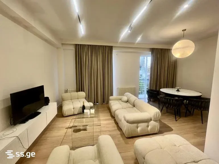 3 room Flat For Rent. Vake
