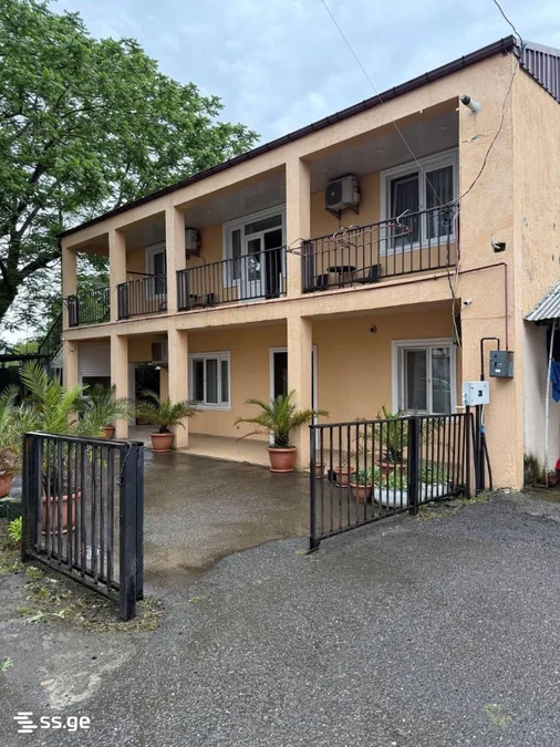 7 room Hotel For Sale