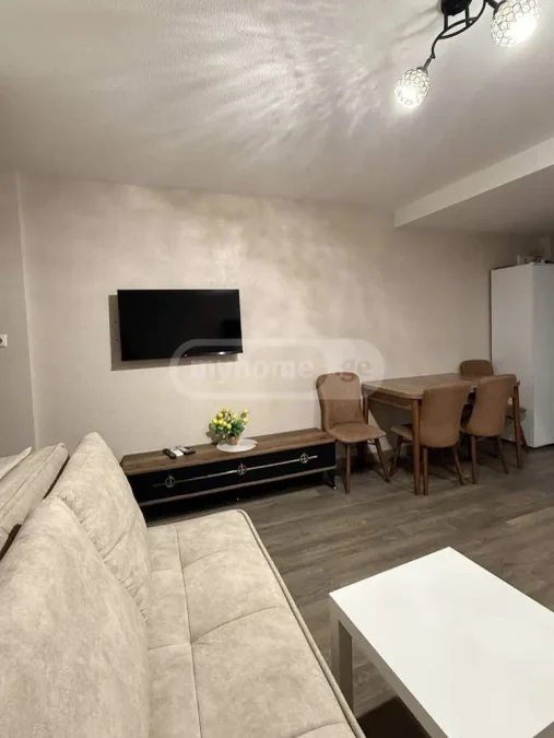 3-комнатная квартира, 75 м², $600