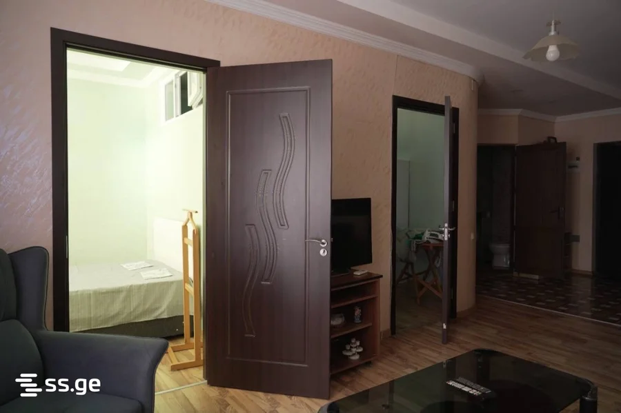 1+1 на Pirosmani Street 18b Airport District