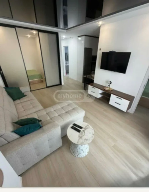 3-комнатная квартира, 80 кв.м, 2 спальни, $850