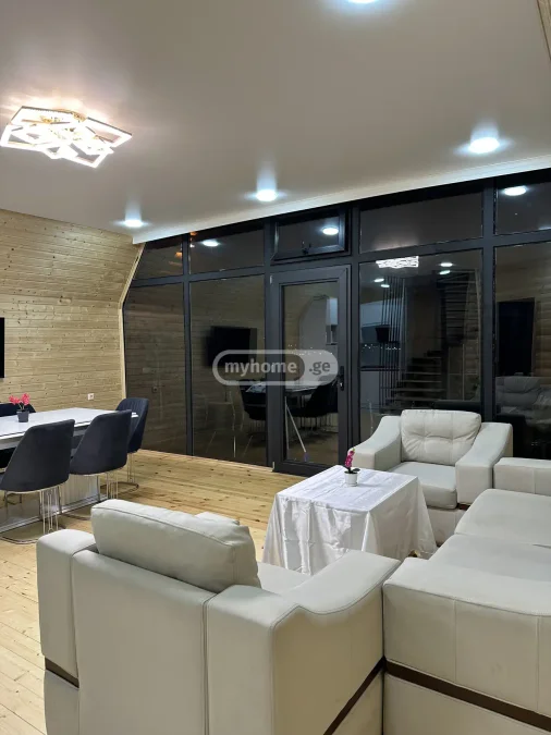 1+1 на Gonios Kucha 800 აეროპორტის უბანი