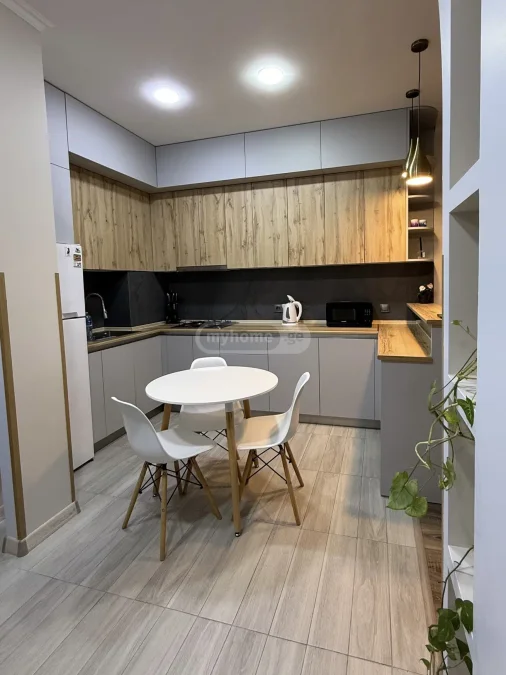 3-комнатная квартира, ул. Кобаладзе, 15, $800