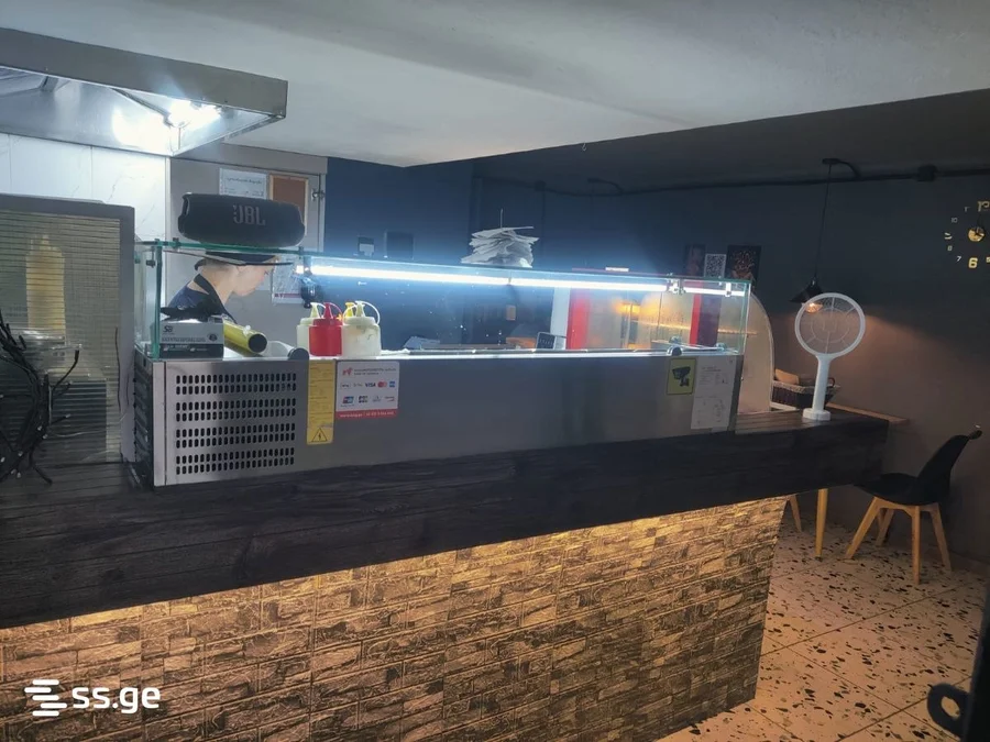 КОММЕРЧЕСКОЕ ПОМЕЩЕНИЕ 60 м² В ЦЕНТРЕ