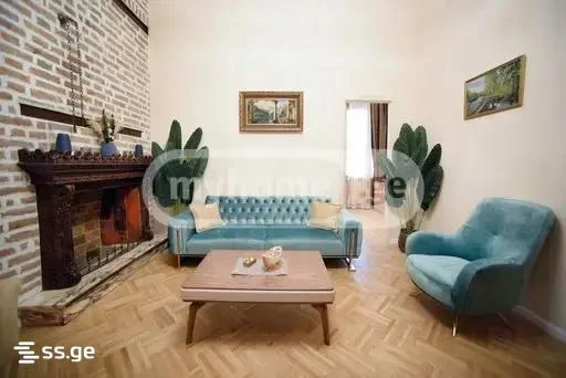 6 room Flat For Rent. Vera