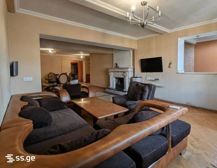 Паркинг на Sulkhan Tsintsadze St 11 Saburtalo