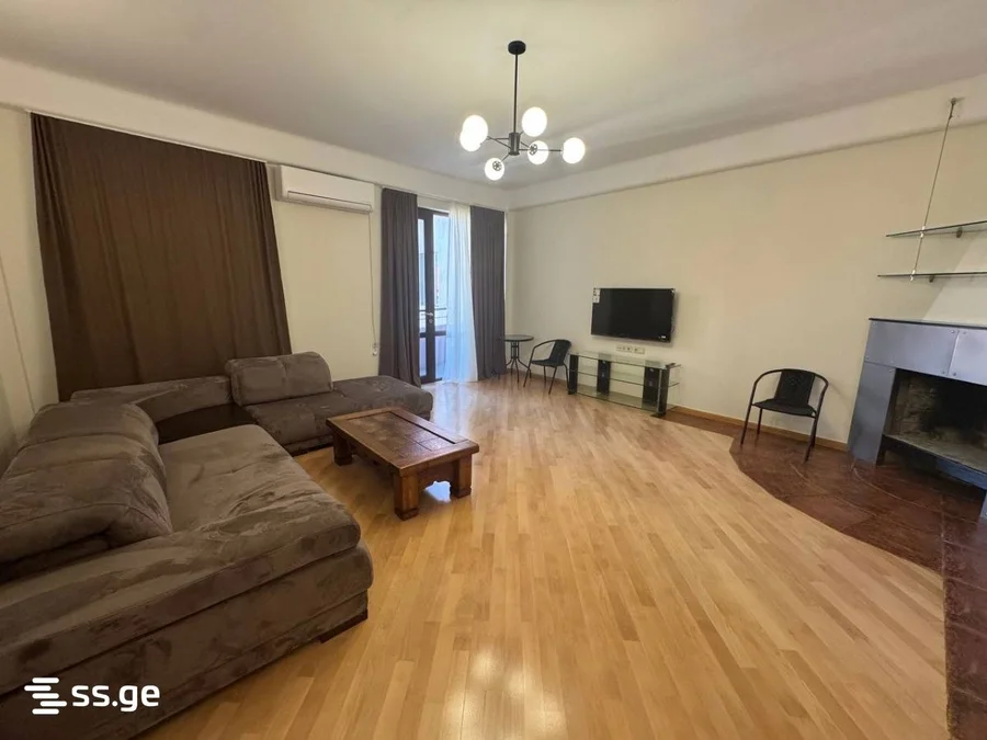 4 room Flat for rent. Vera