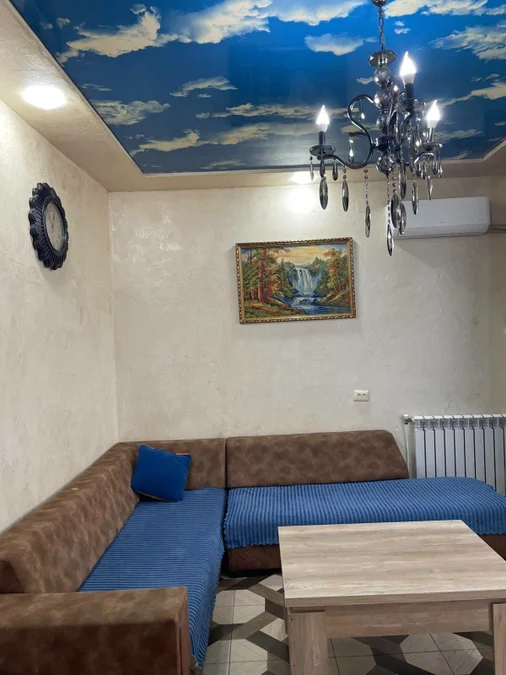Квартира с 2 спальнями, $400