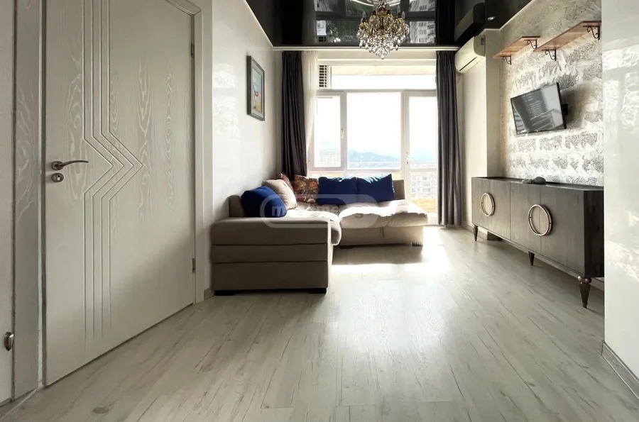 3-комнатная квартира, 76 м², $800