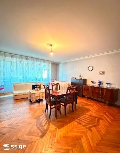 4-комнатная квартира Продаётся. Глдани