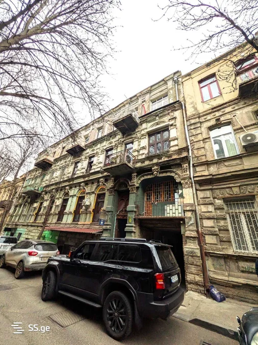 3-комнатная квартира в Тбилиси