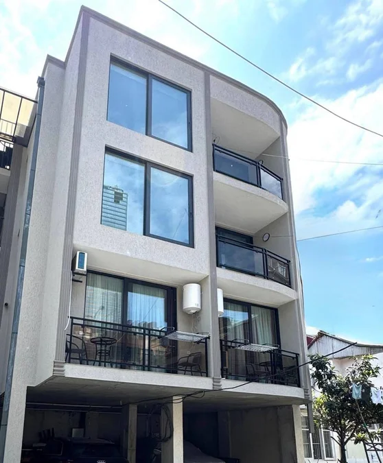 3-комнатная квартира с 2 спальнями, ул. 26 Мая, 18, $1200