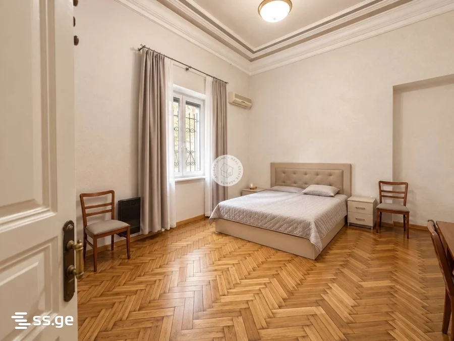 Просторная 2-комнатная квартира, Старый Батуми, $650