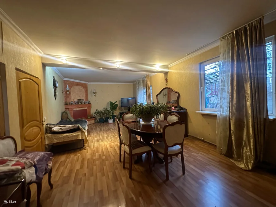 5 room Private House For Sale. Isani