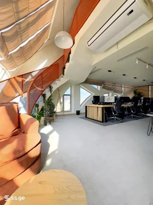 6 room Office For Sale. Vake