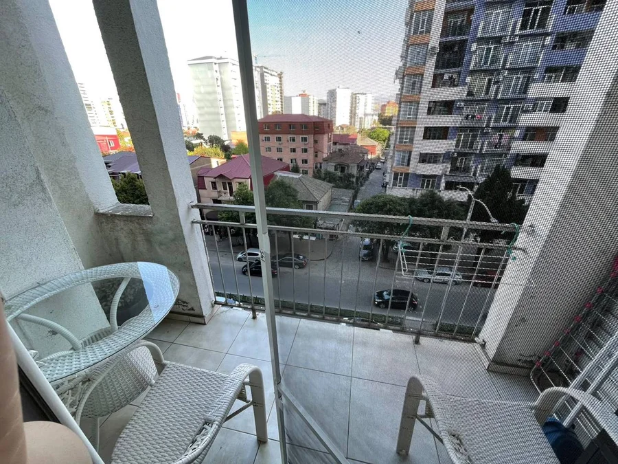 Долгосрочная аренда 3-комнатной квартиры в Khimshiashvili District