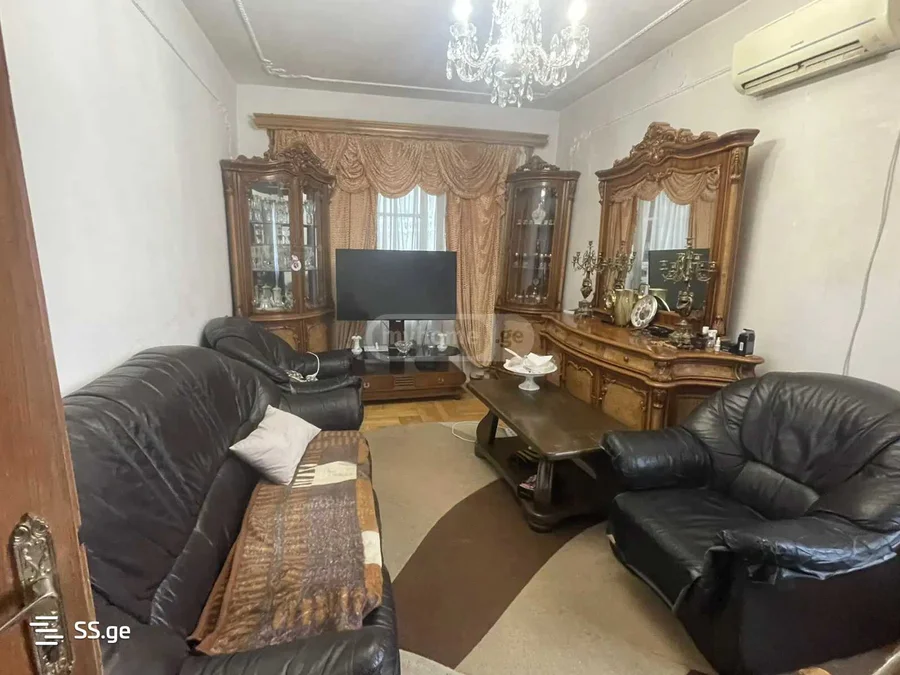 4 room Flat For Sale. Lilo