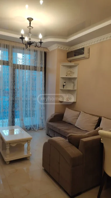 1+1 на ვაჟა-ფშაველას ქ. 8 ძველი ბათუმის უბანი