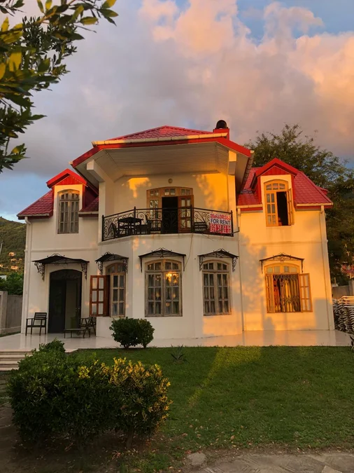 Частный дом 250 м² в Гонио-Квариати, 30 м до моря, $1800/мес