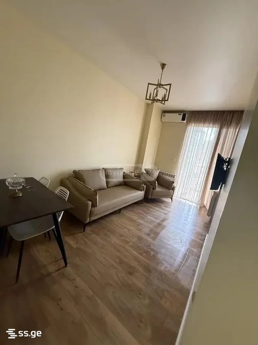 1+1 на David Agmashenebeli Street 5 Agmashenebeli District